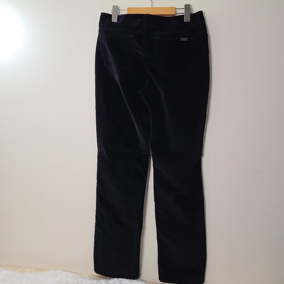 L.l. Bean women's classic black straight leg corduroy pants - Picture 2 of 10